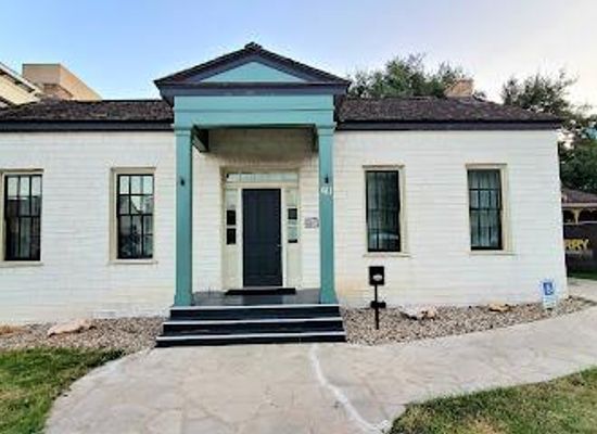 texas/austin/attraction/joseph-and-susanna-dickinson-hannig-museum