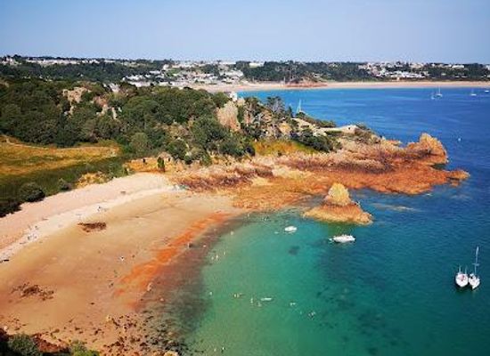 jersey/st-peter/attraction/beauport-beach