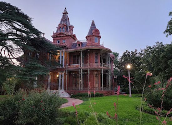 texas/east-texas/attraction/haunted-atx-the-only-austin-ghost-tour-on-wheels