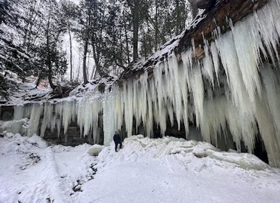 michigan/east-michigan/attraction/eben-ice-caves-trailhead