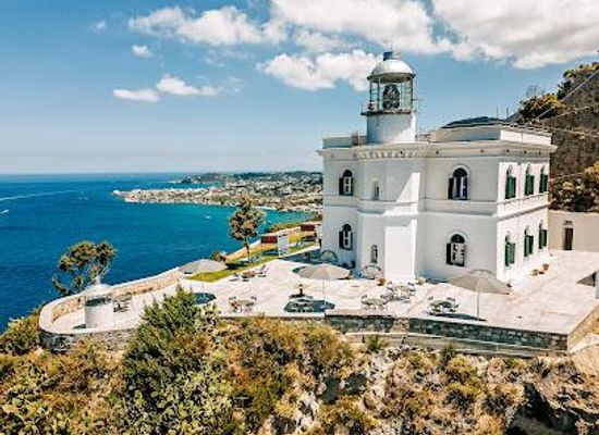 italy/campania/attraction/lighthouse-punta-imperatore