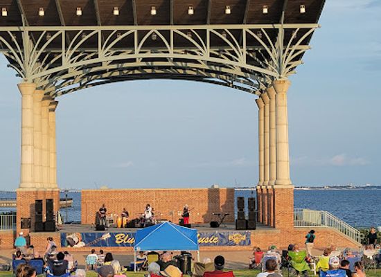 florida/pensacola/attraction/vince-j-whibbs-sr-community-maritime-park