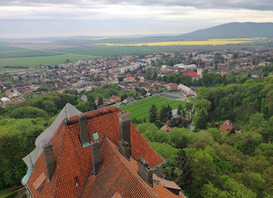 slovakia/zahorie/attraction/smolenice-castle