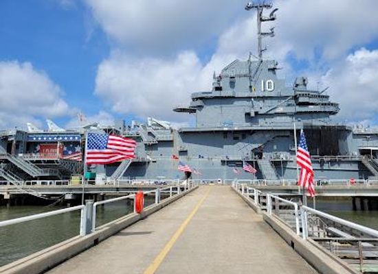 michigan/mount-pleasant/attraction/patriots-point-naval-maritime-museum