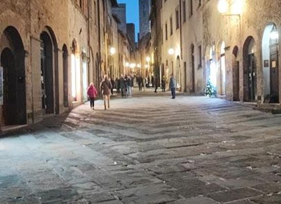 italy/san-gimignano/attraction/via-s-matteo