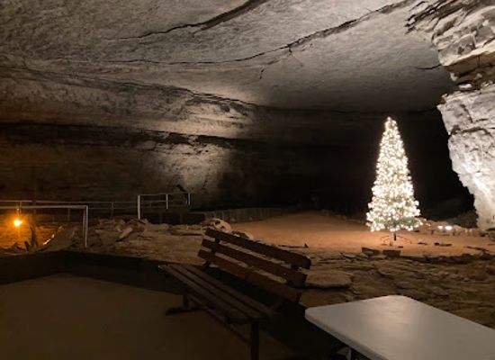 kentucky/mammoth-cave-national-park/attraction/mammoth-cave-broadway