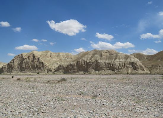 kyrgyzstan/chatyr-kul-lake/attraction/terek-lower-mountains-view