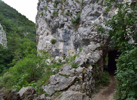 romania/caras-severin/attraction/la-tunele