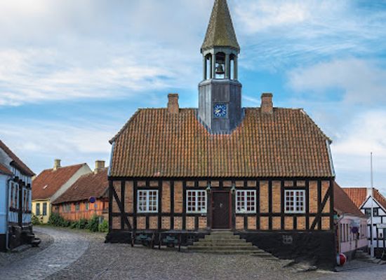 denmark/mols-bjerge-national-park/landmark/museum-ostjylland-det-gamle-radhus