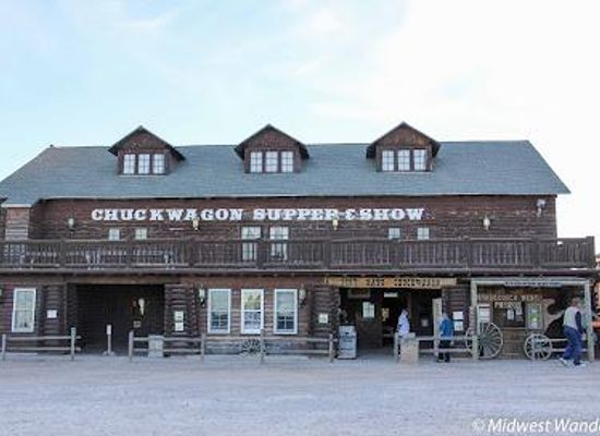 south-dakota/rapid-city/attraction/fort-hays-chuckwagon-supper-show