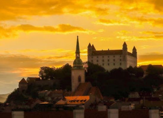 slovakia/bratislava/bratislava-castle-hrad/attraction/free-tour-bonus-bratislava-and-castle-advancedxperience