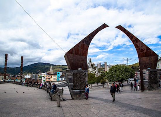 colombia/pasto/attraction/plaza-del-carnaval