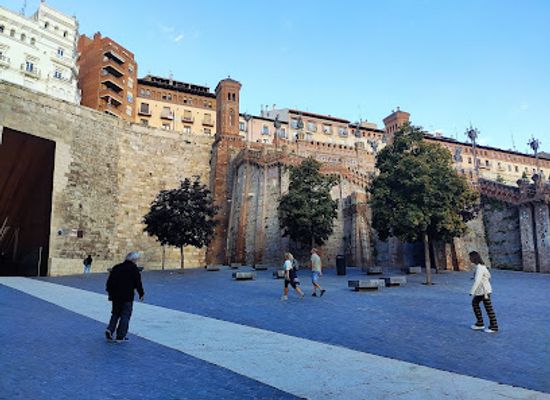 spain/teruel/attraction/ascensor-centro-historico-de-la-escalinata