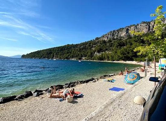 croatia/split/attraction/kasjuni-beach