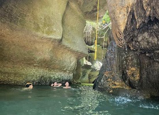 puerto-rico/arecibo/attraction/charco-azul