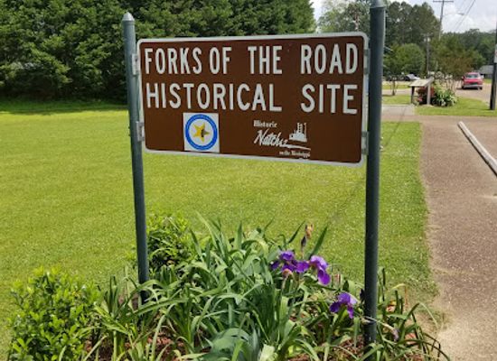 louisiana/plantation-country/attraction/forks-of-the-road