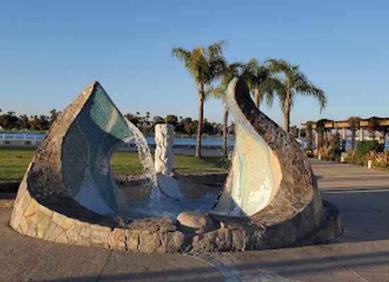 california/coronado/attraction/glorietta-bay-park-promenade