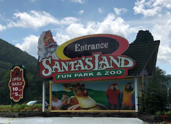 north-carolina/great-smoky-mountains/attraction/santa-sland-fun-park-zoo