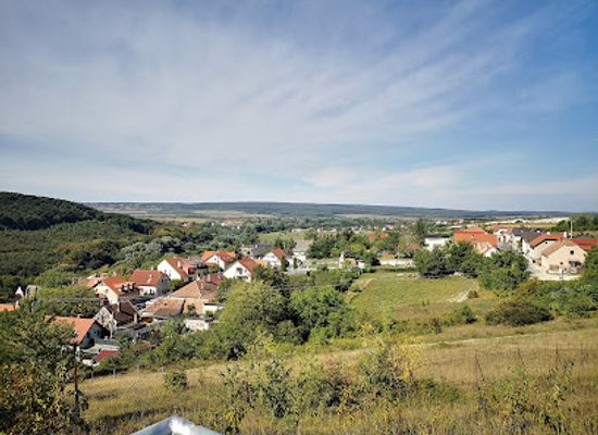 hungary/ferto-region/attraction/fertorakosi-kofejto-es-barlangszinhaz