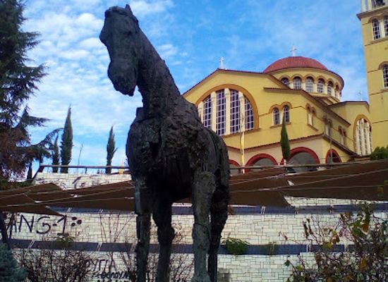 greece/larissa/attraction/horse-statue
