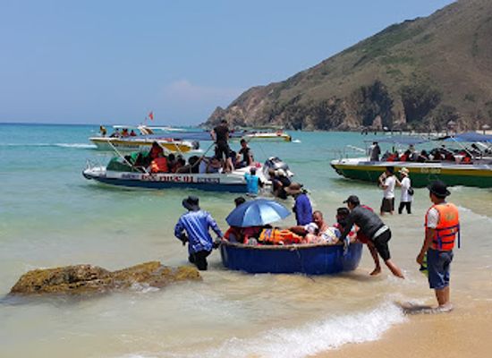 vietnam/quy-nhon/attraction/ky-co-beach