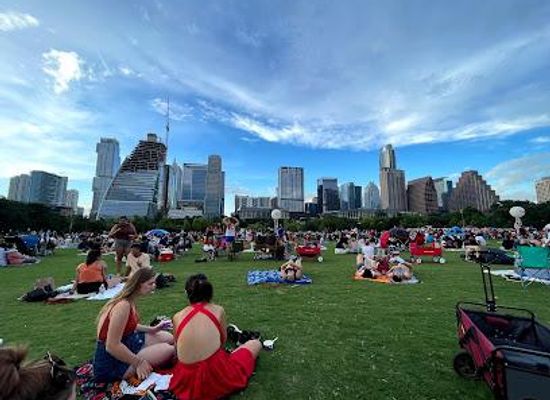 texas/austin/attraction/auditorium-shores-at-town-lake-metropolitan-park
