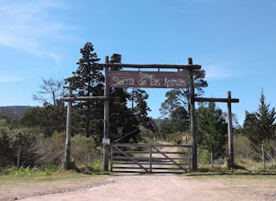 uruguay/sierra-de-los-caracoles/attraction/paseo-y-acceso-sierra-de-las-animas