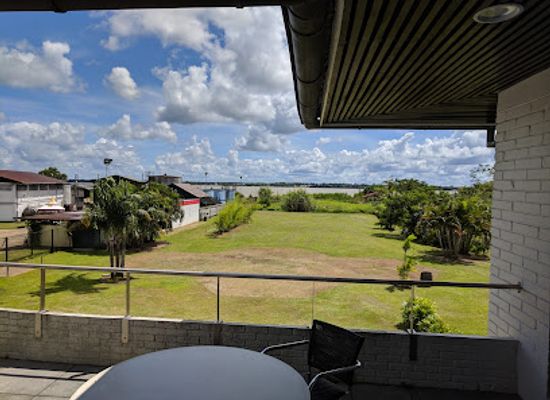 suriname/brokopondo/attraction/het-surinaamsch-rumhuis