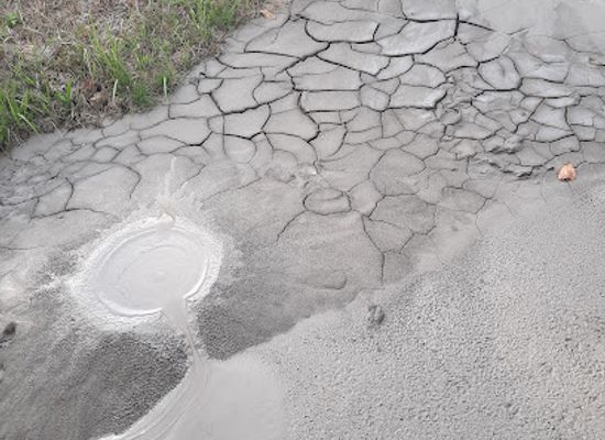 brunei/mukim-labu/attraction/kampung-meritam-s-mud-volcanoes