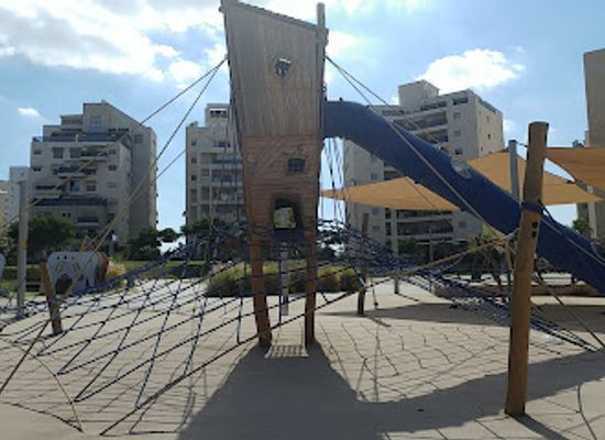 israel/holon/attraction/gurim-garden