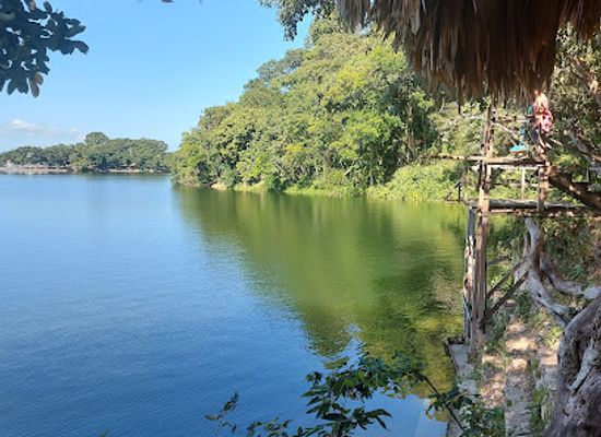 guatemala/flores/attraction/jorge-s-rope-swing