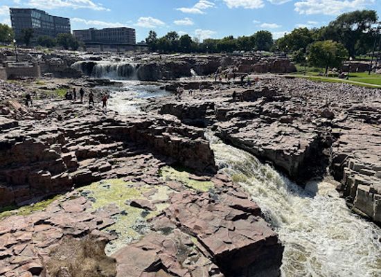 south-dakota/east-river/attraction/falls-of-the-big-sioux-river
