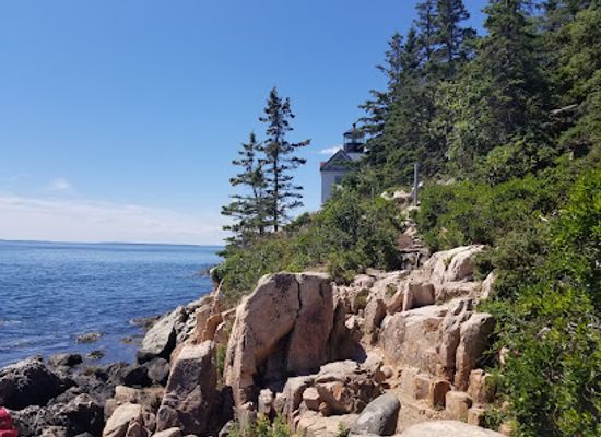 maine/mount-desert-island/attraction/bass-harbor-head-light-station