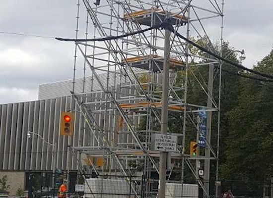 canada/toronto/attraction/queen-s-park-cres-e