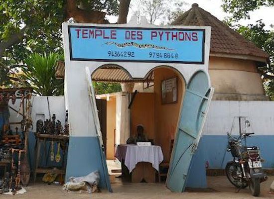 benin/ouidah/attraction/pythons-temple