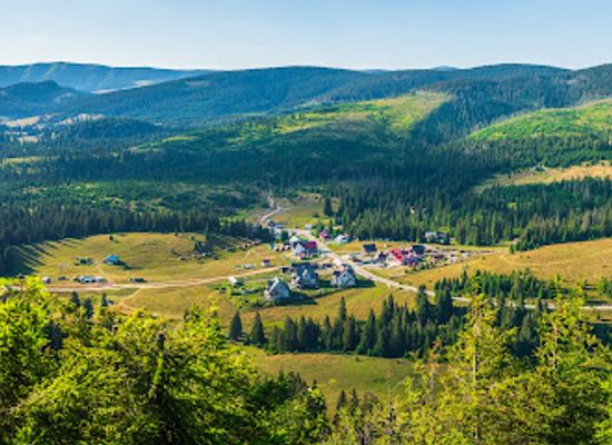 romania/bihor-mountains/attraction/biserica-motului-peak