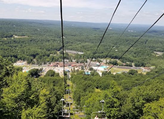 pennsylvania/pocono-mountains/attraction/scenic-chairlift-descent
