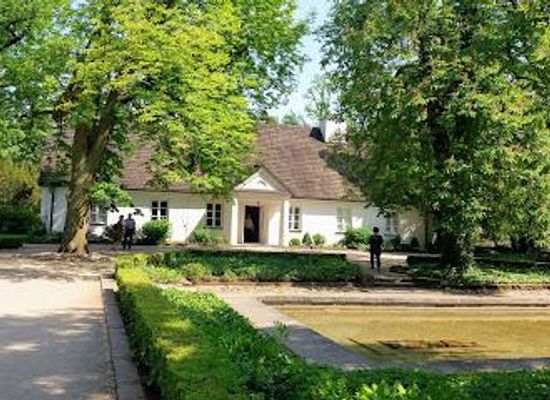 poland/warsaw/attraction/zelazowa-wola