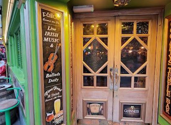 ireland/dublin/attraction/oliver-st-john-gogartys