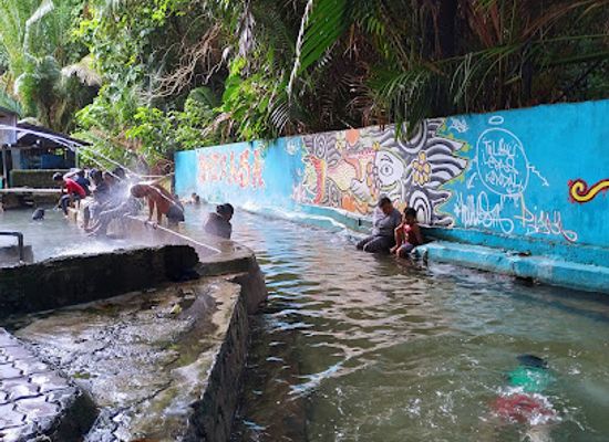 indonesia/maluku/attraction/air-panas-tulehu