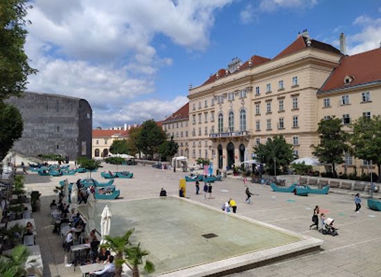 austria/vienna/alsergrund/attraction/museumsquartier-wien