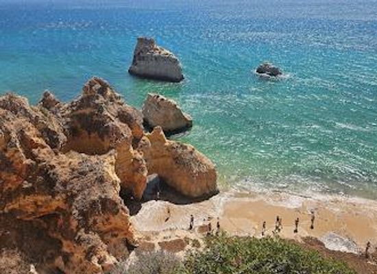 portugal/portimao/attraction/praia-dos-tres-irmaos