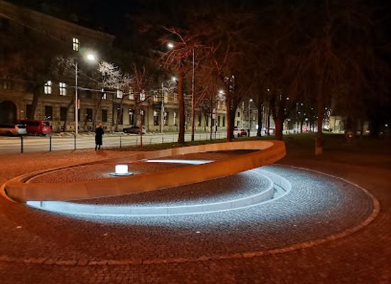 slovakia/bratislava-region/attraction/tomb-of-the-unknown-soldier