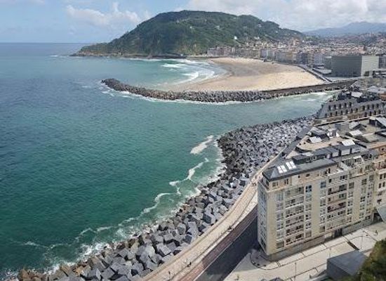 spain/san-sebastian/attraction/zurriola-beach