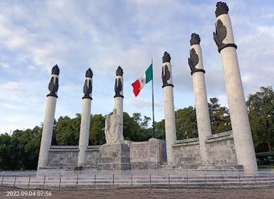 mexico/mexico-city/attraction/bosque-de-chapultepec