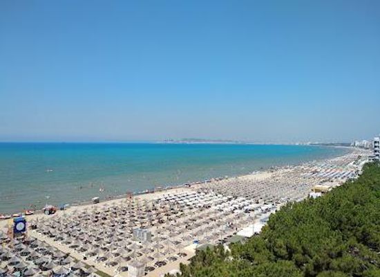 albania/elbasan-region/attraction/plazhi-i-golemit