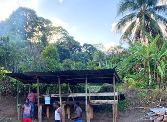 grenada/sauteurs/attraction/the-shed