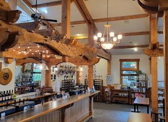 michigan/sleeping-bear-dunes-national-lakeshore/attraction/ciccone-vineyard-winery