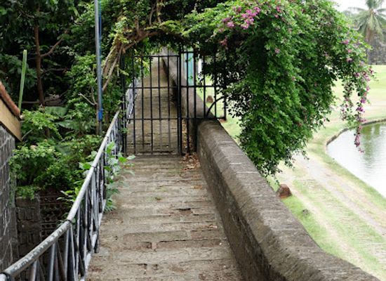 philippines/luzon/attraction/puerta-de-santa-lucia