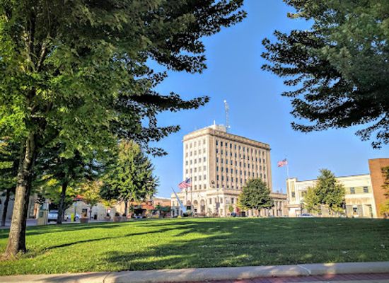 wisconsin/central-wisconsin/attraction/the-sun-dial-downtown-oshkosh